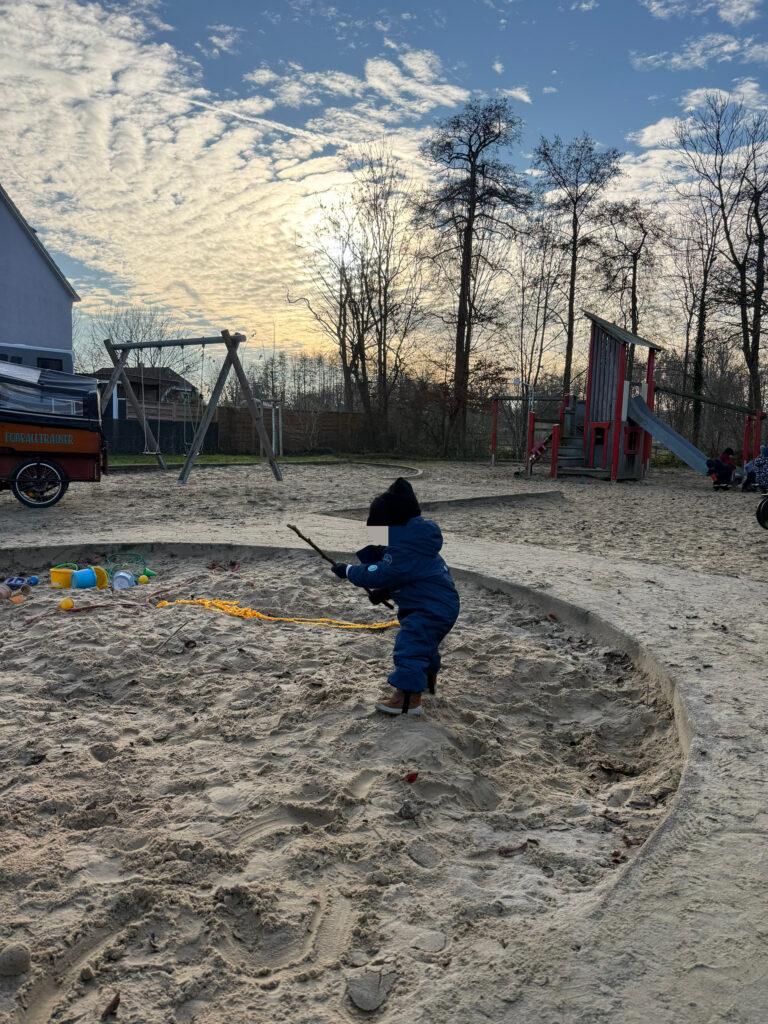 Mehr über den Artikel erfahren Spielplatzbesuch